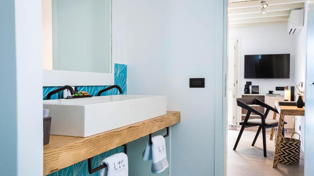 LYO Boutique Hotel Mykonos - Δωμάτιο Αυλής με Βεράντα