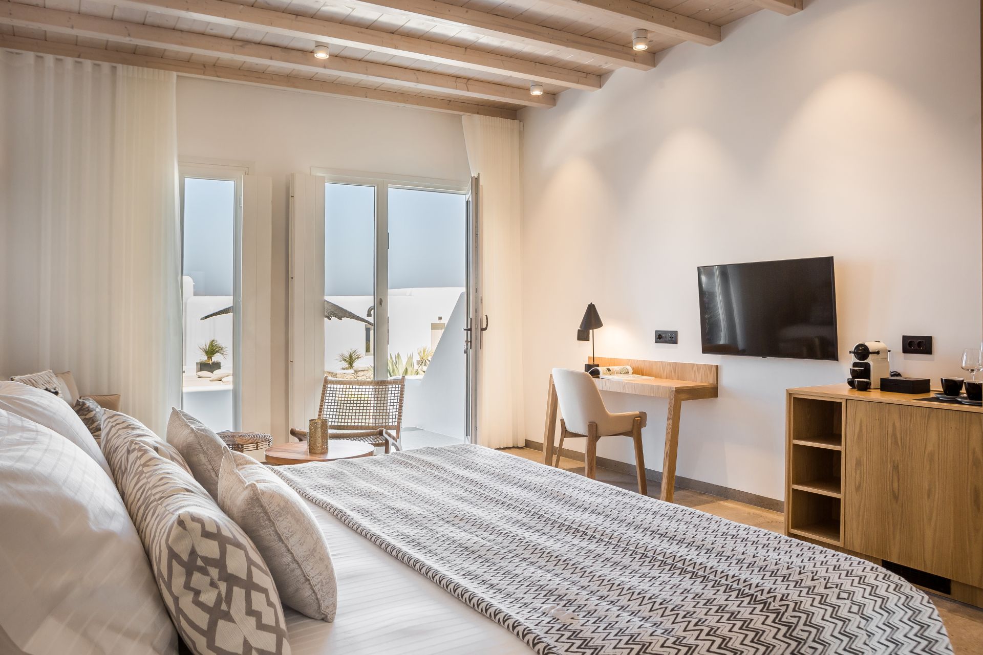 LYO Boutique Hotel Mykonos - Στούντιο Σουίτα με Βεράντα και Θέα στην Πισίνα